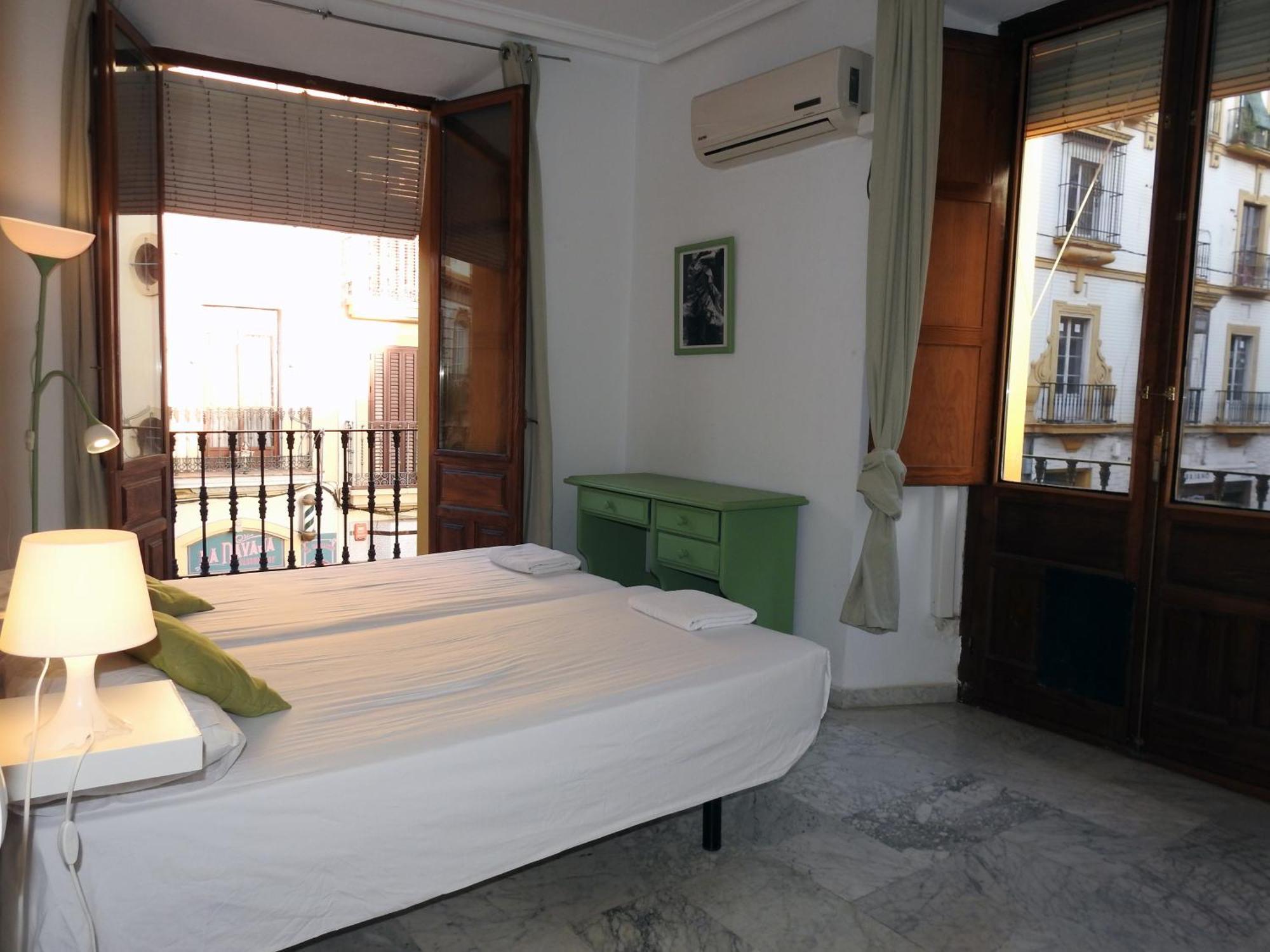 Apartamento En Sevilla Centro Con Vistas A La Plaza Alameda De Hercules - Hasta 7 Personas Exteriör bild